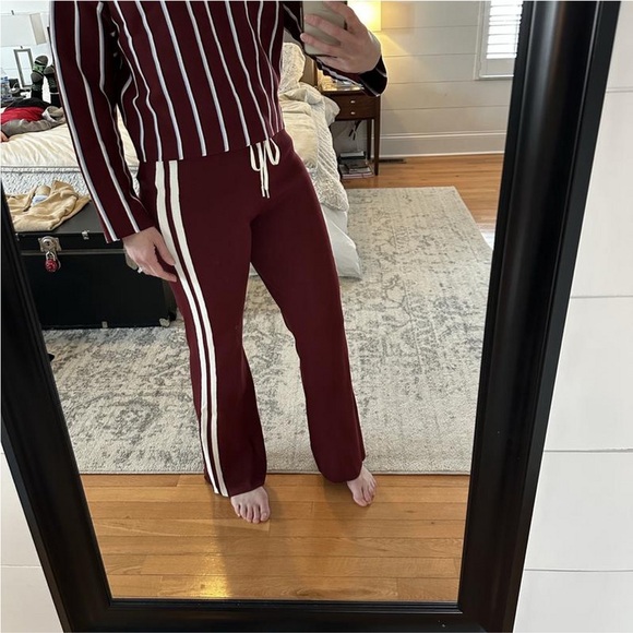 FUTURE COLLECTIVE NWT high rise sweater track pants -burgundy -large - Picture 4 of 5
